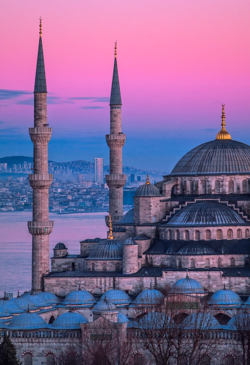 "Hagia Sophia in Istanbul, a stunning architectural masterpiece blending Byzantine and Ottoman influences. Europa Travel Hub offers guided tours to explore this iconic landmark."